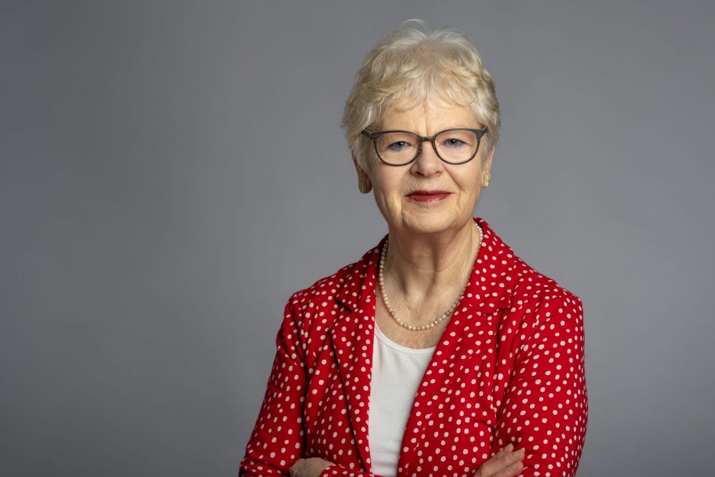 Renate Heß liest aus "Der Pitangabaum der Nachbarin" und anderen Geschichten aus Guinea-Bissau